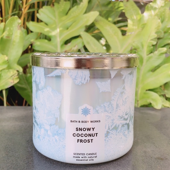 Bath and body works Snowy coconut frost three wicked candle set - Picture 2 of 6